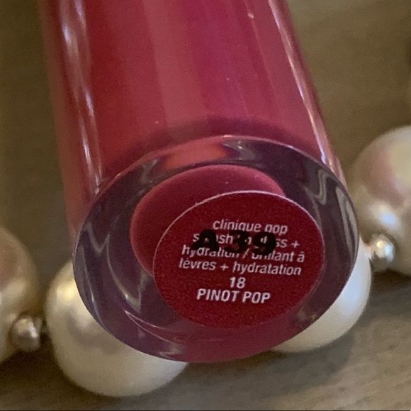 Clinique Pop Splash Lip Gloss in Pinot Pop - Picture 4 of 4